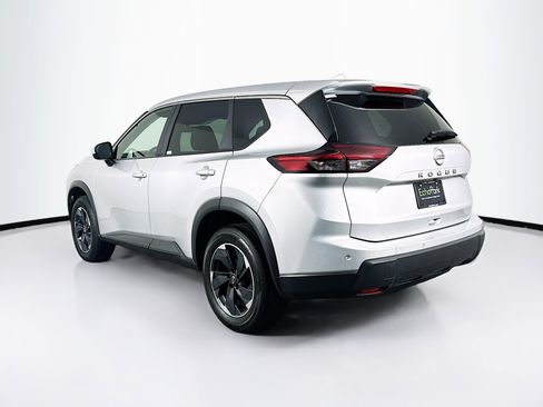 Used 2025 Nissan Rogue SV FWD image 5