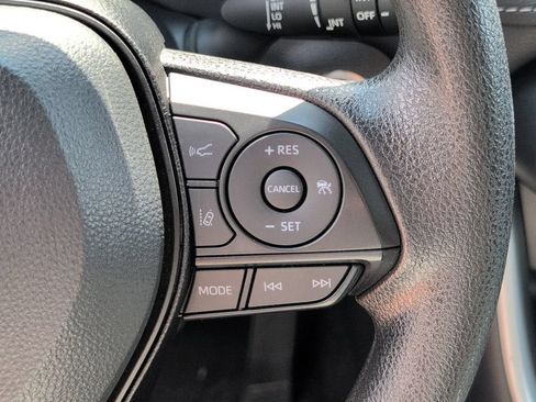 Used 2025 Toyota RAV4 XLE AWD/4WD image 28