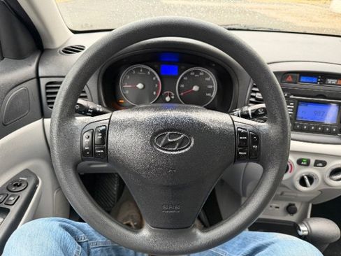 Used 2010 Hyundai Accent GLS w/ Premium Pkg 4 image 12