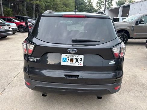 Used 2017 Ford Escape SE w/ SE Sport Appearance Package FWD image 30