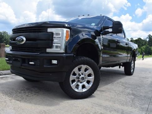 Used 2018 Ford F250 Lariat w/ Lariat Ultimate Package AWD/4WD image 5