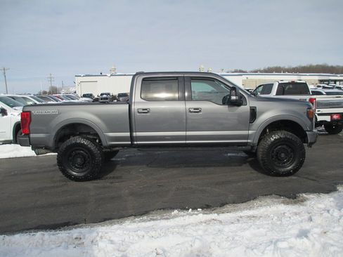 Used 2022 Ford F250 Lariat w/ Tremor Off-Road Package image 3