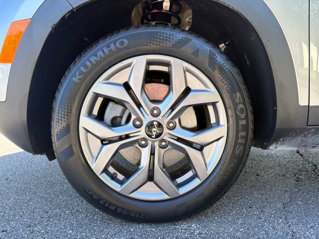 Used 2024 Kia Seltos LX AWD/4WD image 13