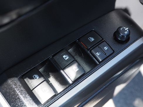 Used 2023 Toyota Tacoma SR5 w/ Technology Package image 27