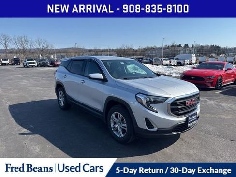 Used 2018 GMC Terrain SLE image 1