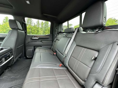 Certified 2024 Chevrolet Silverado 1500 High Country w/ Technology Package AWD/4WD image 20