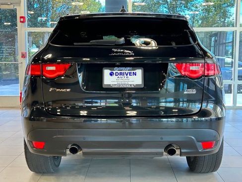 Used 2020 Jaguar F-PACE Checkered Flag image 10