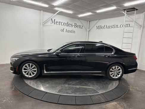 Used 2022 BMW 750i xDrive image 4