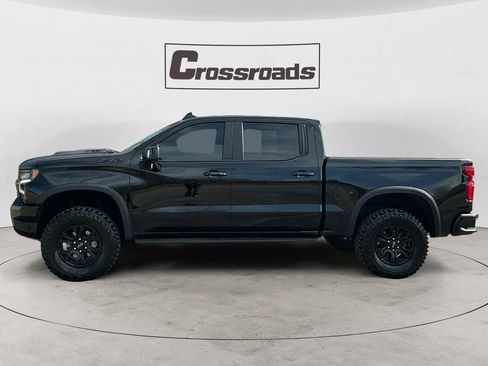 Used 2025 Chevrolet Silverado 1500 ZR2 w/ Technology Package image 2