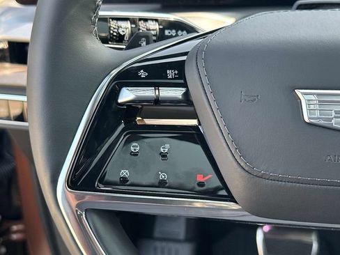 New 2027 Cadillac Vistiq Sport w/ LPO, Floor Liner Package AWD/4WD image 7