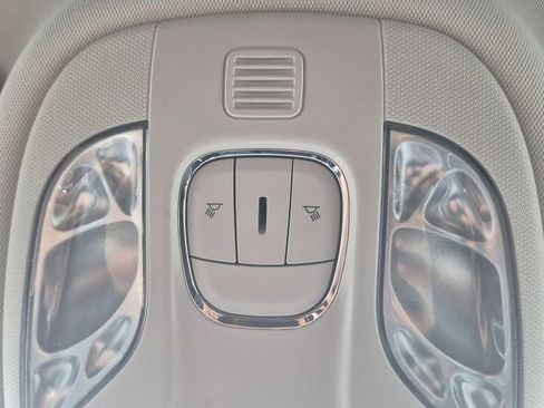 Used 2019 Jeep Compass Latitude w/ Popular Equipment Group image 22