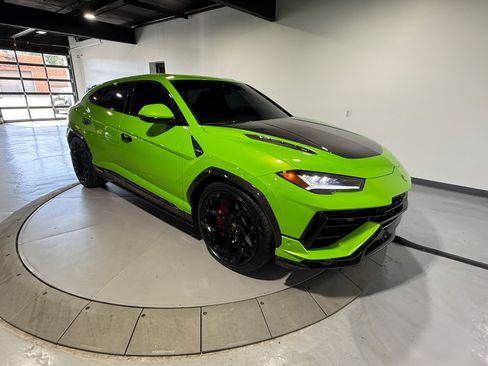 Used 2024 Lamborghini Urus Performante AWD/4WD image 14