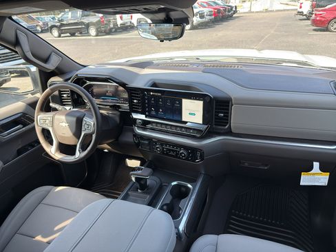 New 2026 Chevrolet Silverado 1500 LTZ w/ LTZ Premium Package AWD/4WD image 18