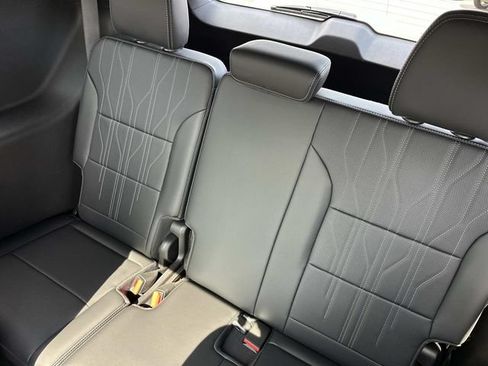 Used 2026 Buick Enclave Avenir w/ Super Cruise Package AWD/4WD image 68