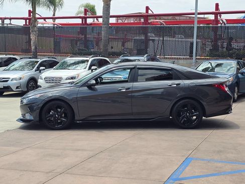 Used 2021 Hyundai Elantra Limited w/ Cargo Package FWD image 9