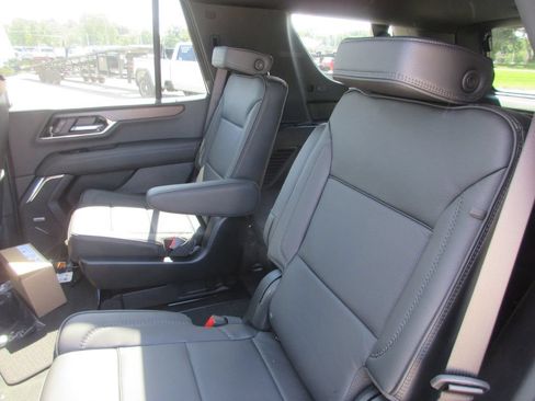 New 2026 GMC Yukon Denali w/ Denali Reserve Package AWD/4WD image 12