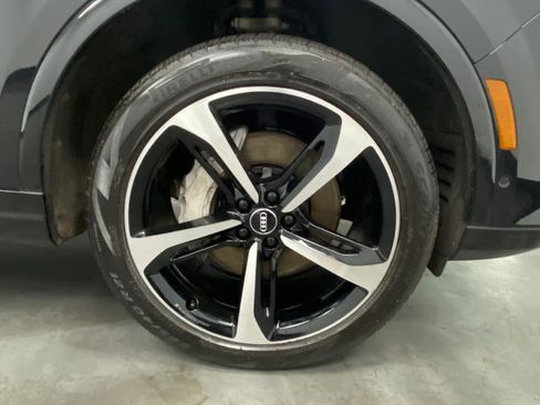 Used 2019 Audi Q7 3.0T Prestige w/ Prestige Package image 16