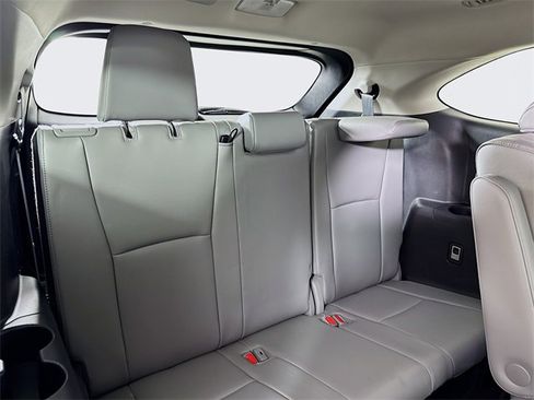 Used 2023 Toyota Highlander Limited image 46