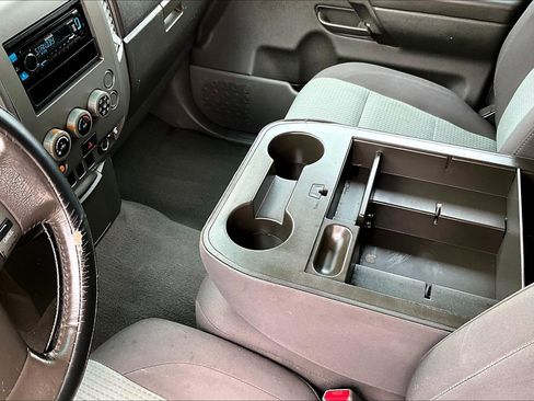 Used 2005 Nissan Titan SE RWD image 13