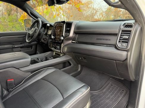 Used 2024 RAM 2500 Limited AWD/4WD image 38