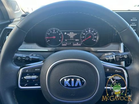 Used 2021 Kia Sorento EX image 12
