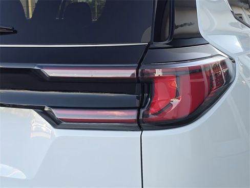 Certified 2025 GMC Acadia Elevation image 8