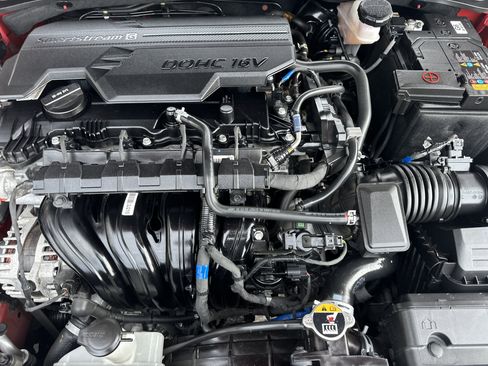 Used 2023 Hyundai Elantra SEL w/ Convenience Package image 10