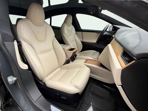Used 2020 Tesla Model S Performance image 34