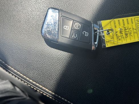 Used 2022 Volkswagen Atlas Cross Sport SE w/ Panoramic Sunroof Package image 33