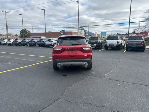 Used 2020 Ford Escape Titanium image 6