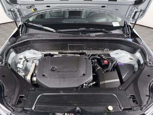 Used 2025 Volvo XC90 B6 Ultra image 16