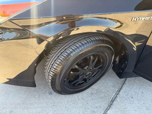 Used 2011 Toyota Prius Three image 15