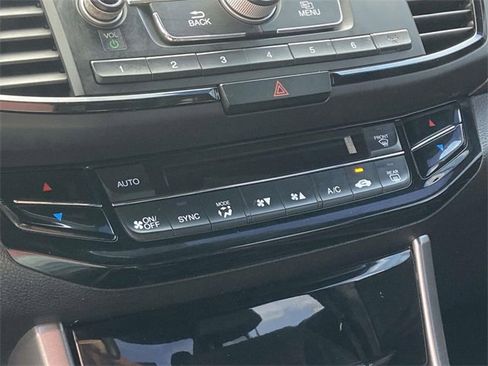 Used 2017 Honda Accord Sport image 28