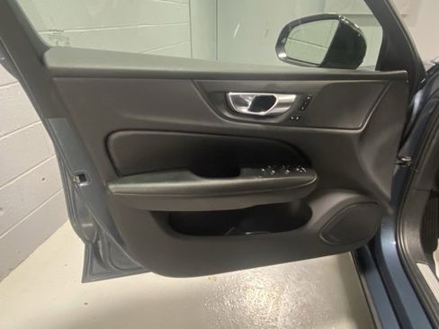 Certified 2025 Volvo S60 B5 Core image 7