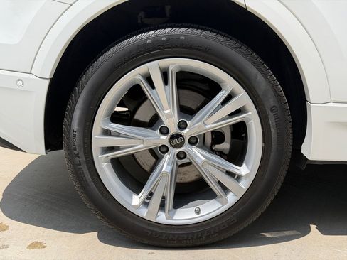 Used 2023 Audi Q8 Premium w/ Convenience Package AWD/4WD image 17