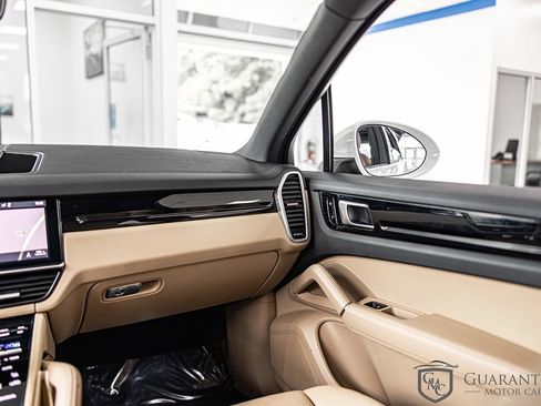 Used 2019 Porsche Cayenne AWD/4WD image 37