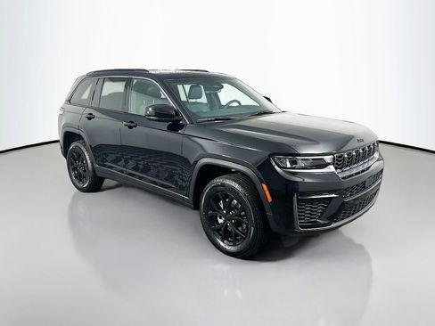 New 2026 Jeep Grand Cherokee Altitude AWD/4WD image 2