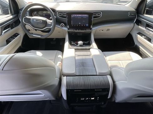 Used 2024 Jeep Wagoneer Series II AWD/4WD image 23
