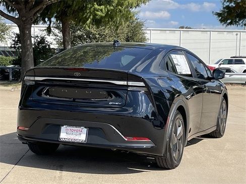 New 2026 Toyota Prius Plug-In Hybrid image 4