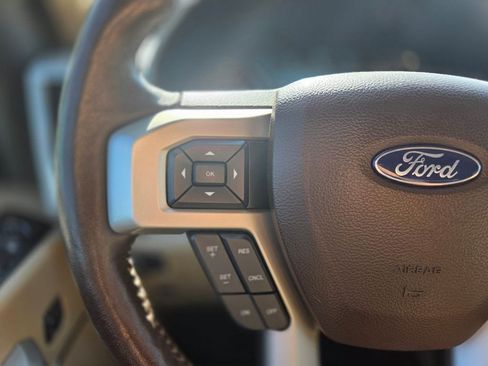Used 2018 Ford F150 Lariat w/ Equipment Group 502A Luxury AWD/4WD image 16