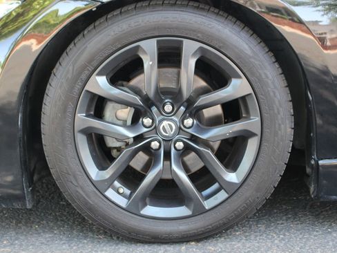 Used 2019 Nissan 370Z Coupe w/ Z34 Heritage Edition - Black image 33