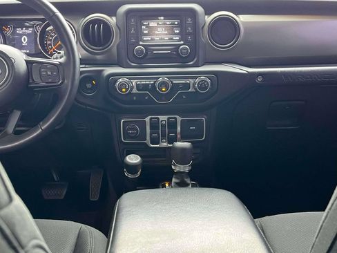Used 2018 Jeep Wrangler Unlimited Sport S AWD/4WD image 13
