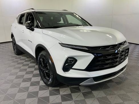 Used 2024 Chevrolet Blazer LT w/ Midnight/Sport Edition FWD image 3