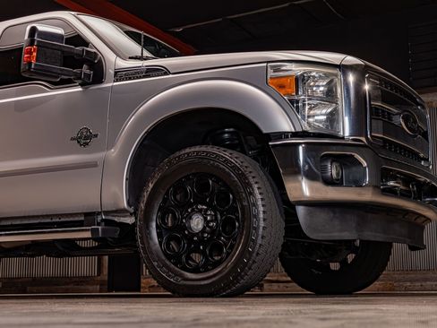 Used 2013 Ford F250 Lariat w/ Chrome Pkg image 11