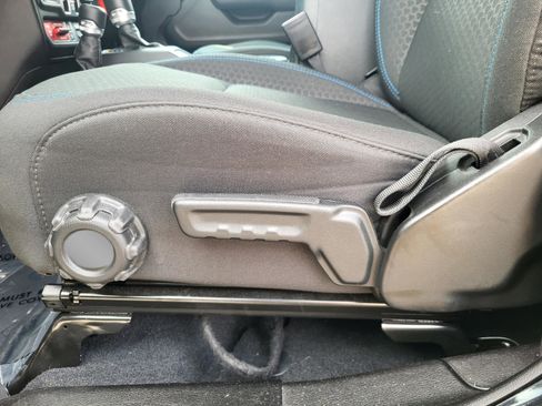 Used 2025 Jeep Wrangler Unlimited Rubicon 4xe w/ Convenience Group image 12