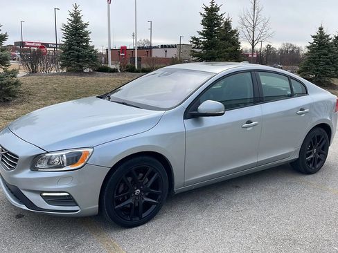 Used 2017 Volvo S60 T5 Dynamic AWD/4WD image 2