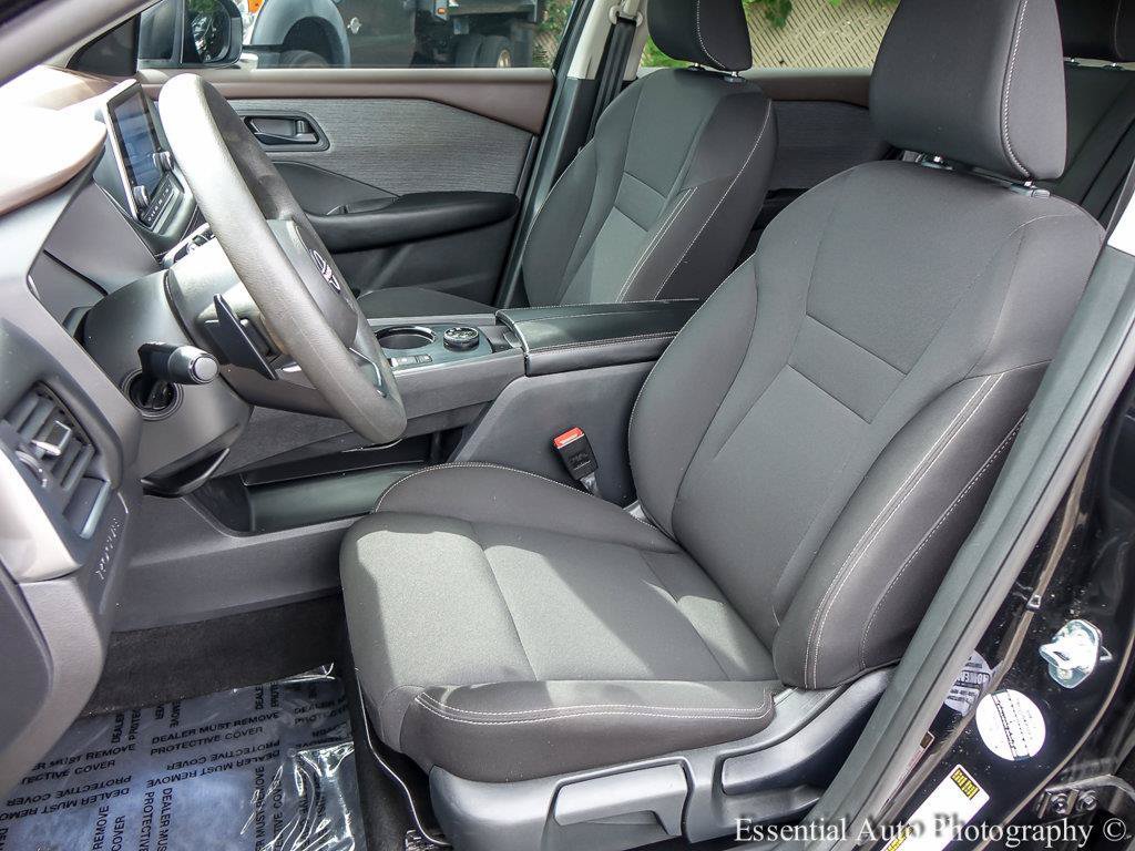 Used 2023 Nissan Rogue S AWD/4WD image 9