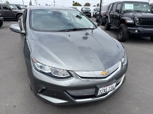 Used 2017 Chevrolet Volt Premier w/ Driver Confidence II Package FWD image 7