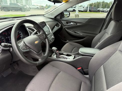 Used 2024 Chevrolet Malibu RS FWD image 4