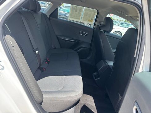 Used 2025 Kia K4 FWD image 20